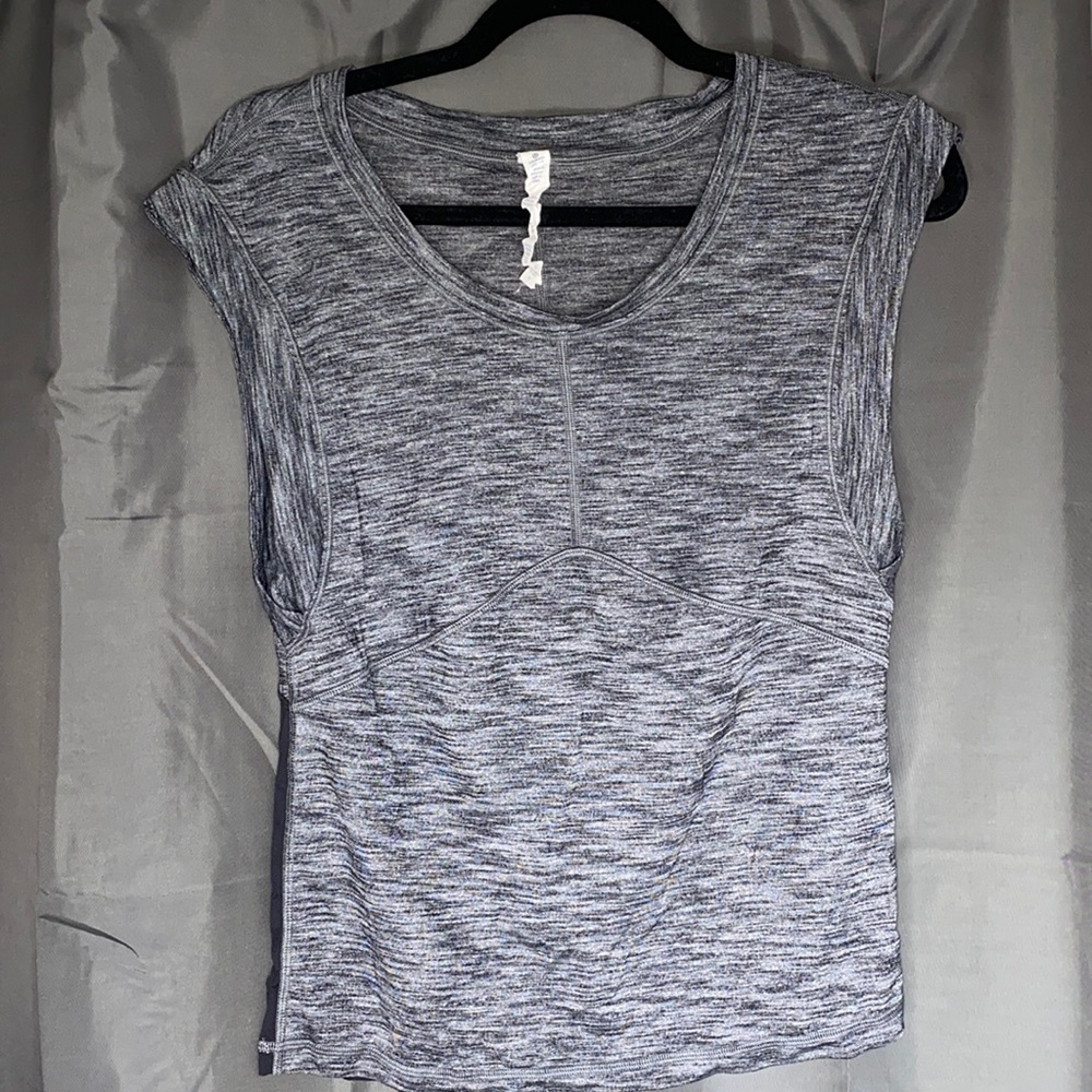 Lululemon T-shirt